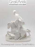 Фарфоровая статуэтка "Казак на коне " Вербилки