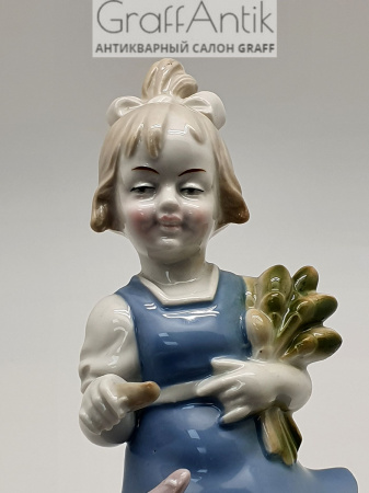 Купить Фарфоровая статуэтка "Девочка с гусями" GDR