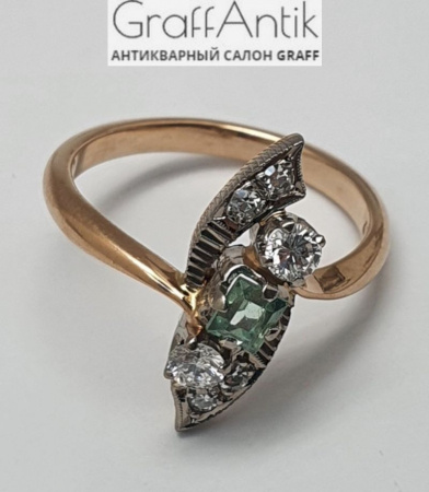 Кольцо золотое с изумрудом и бриллиантами