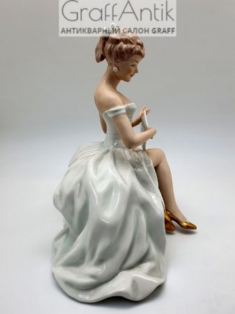 Купить Фарфоровая статуэтка "Девушка с веером" Wallendorf