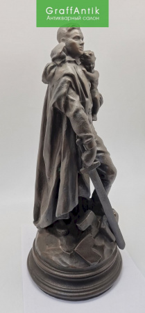 Скульптура "Воин-освободитель"