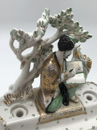 Купить Чернильница со скульптурным изображением «Шота Руставели», агитационный фарфор ЛФЗ
