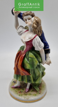 Купить Фарфоровая статуэтка "Танцующая пара"