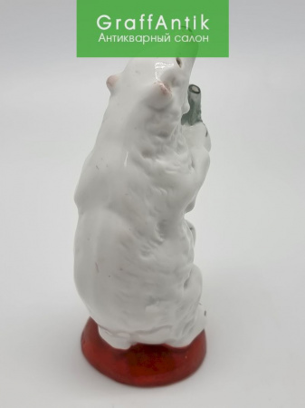 Купить Фарфоровая статуэтка "Белый медведь с рыбой"