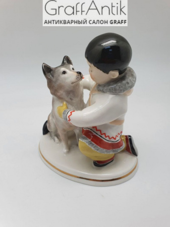 Купить Фарфоровая статуэтка "Чукча с собакой" ЛФЗ