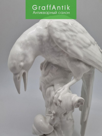 Купить Фарфоровая статуэтка "Ворона с улиткой" ,КРМ 