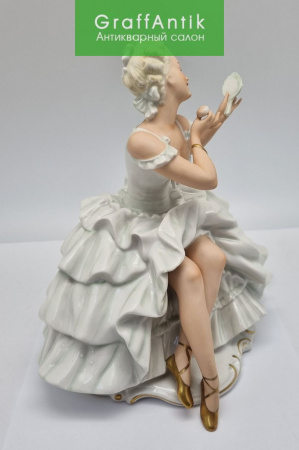 Купить Фарфоровая статуэтка "Балерина с зеркалом" Wallendorf