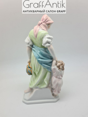 Купить Фарфоровая статуэтка "Мама с ребенком" HEREND