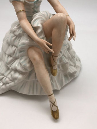 Купить Фарфоровая статуэтка "Балерина в пуантах" Unter Weiss Bach