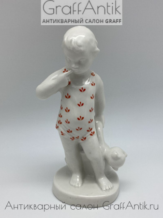 Купить Фарфоровая статуэтка "Мальчик с мишкой"