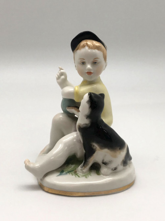 Купить Фарфоровая статуэтка «Мальчик с кошкой» ЛФЗ