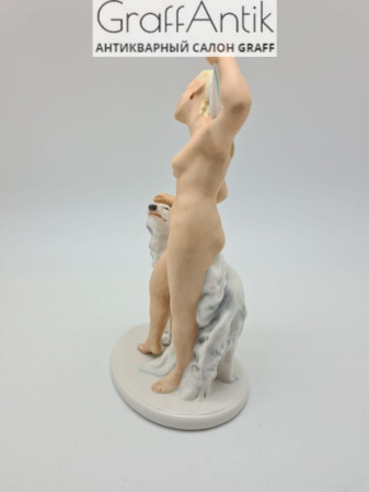 Купить Фарфоровая статуэтка "Обнажённая девушка с борзой " Германия