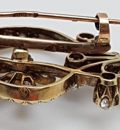 Золотая брошь с гидротермальными рубинами и алмазами, 19 век Золото 56 пробы