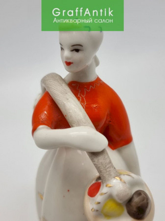 Купить Фарфоровая статуэтка "Девушка с коромыслом"