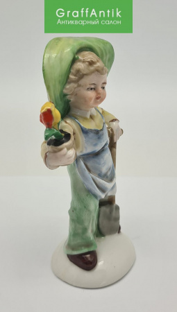 Купить Фарфоровая статуэтка "Мальчик садовник" ,Германия