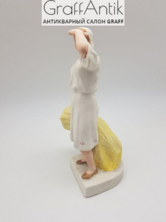 Купить Фарфоровая статуэтка "Колхозница со снопом (Жница)" Артель керамик