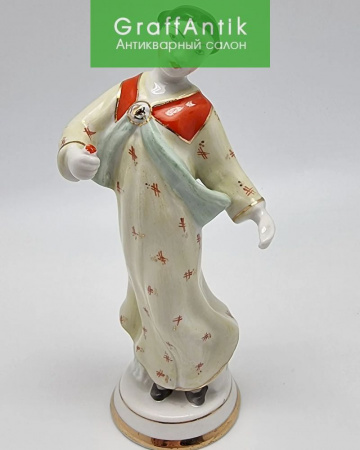 Купить Фарфоровая статуэтка "Китаянка с цветком" Вербилки
