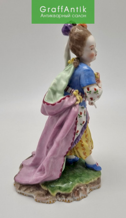 Купить Фарфоровая статуэтка "Маскарад-девочка,переодетая в султана",Германия