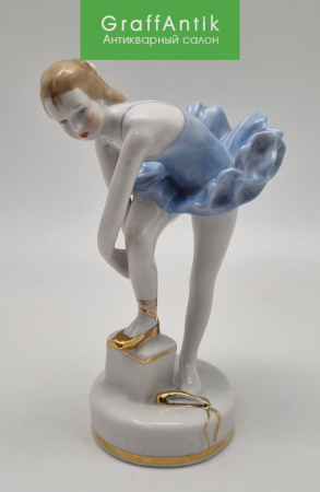 Купить Фарфоровая статуэтка "Юная балерина"Дулёво