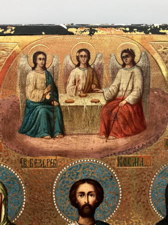 Икона «Избранные Святые» в верхней части Святая Троица