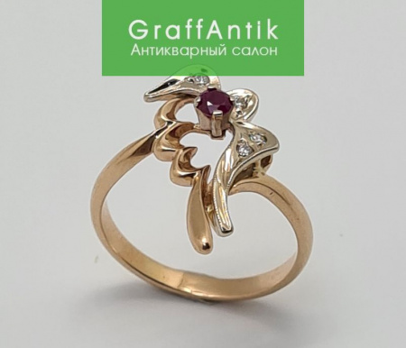 Золотое кольцо с рубином и бриллиантами 