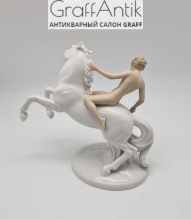 Купить Фарфоровая статуэтка "Амазонка на коне" Германия