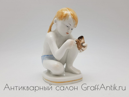 Купить Фарфоровая статуэтка " Юный скульптор " ЛФЗ