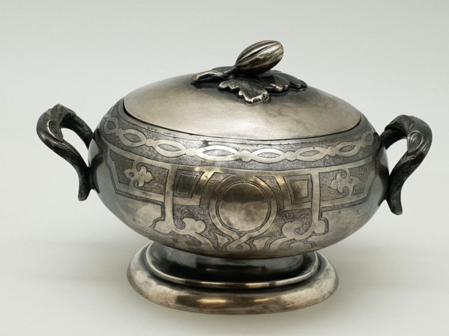 Серебряная сахарница «Дубок», 1875 год, 84 проба, позолота